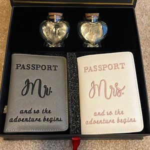 Mr. and Mrs. Just married set.